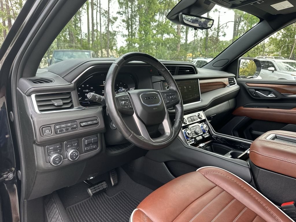 2024 GMC Yukon Denali Ultimate - Photo 10