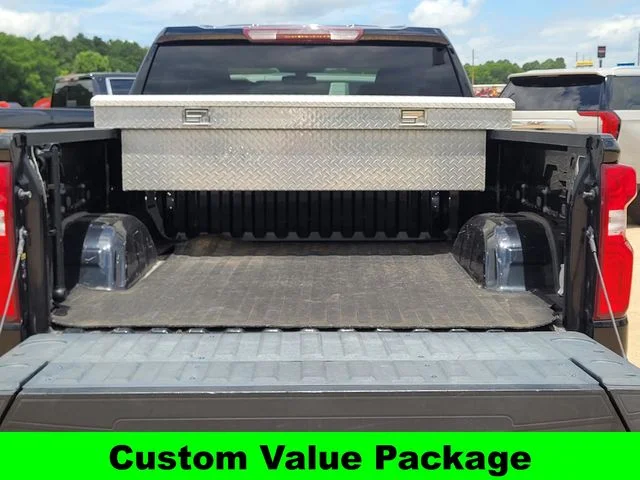 Used 2021 Black Chevrolet Custom image 10