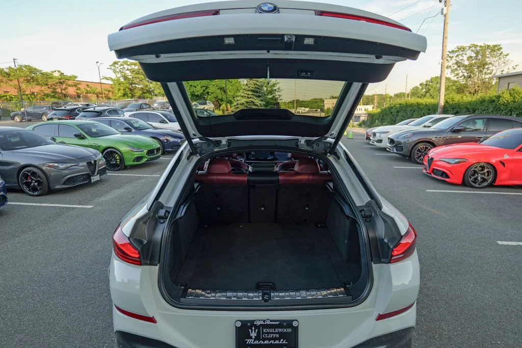Used 2024 Alpine White BMW xDrive40i image 59