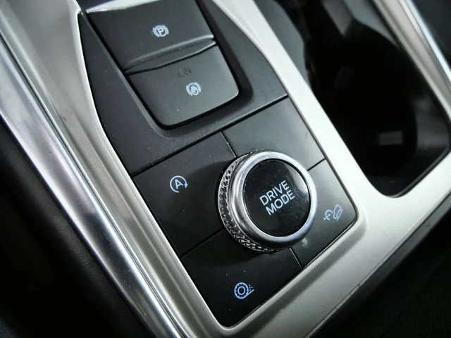 Used 2024 Silver Ford XLT image 28