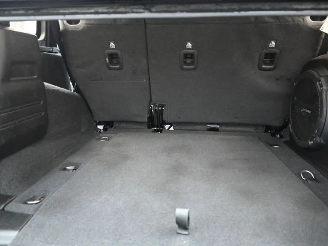 Used 2022 Gray Jeep Unlimited Sahara image 9