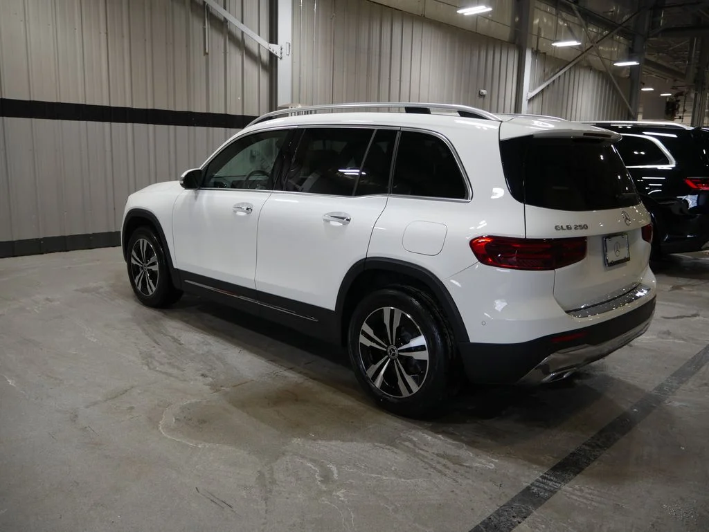 Certified Used 2026 Polar White Mercedes-Benz GLB 250 image 3