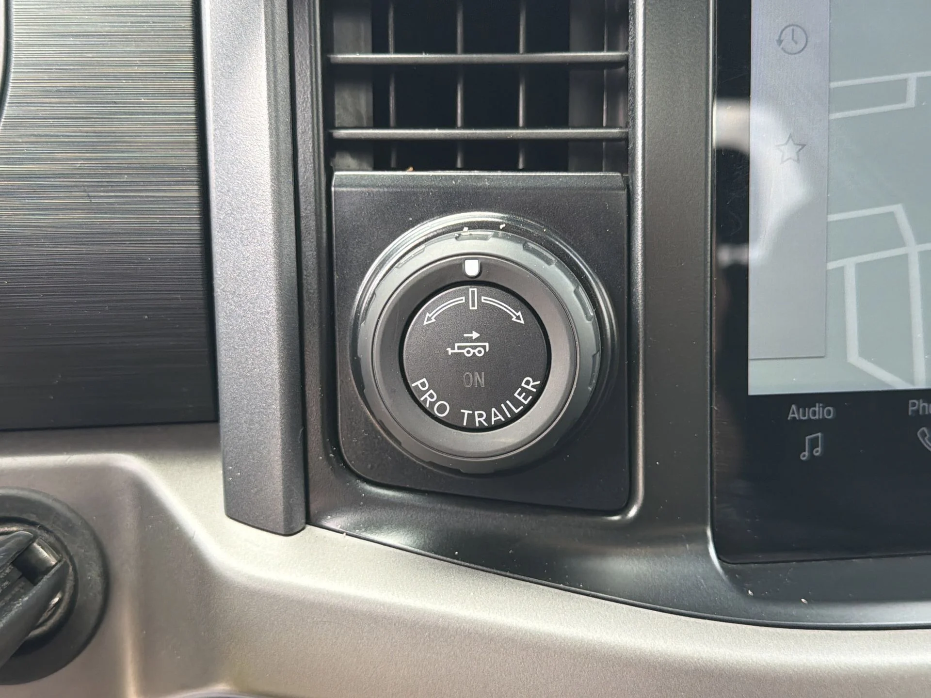 Used 2024 Black Metallic Ford XLT image 10
