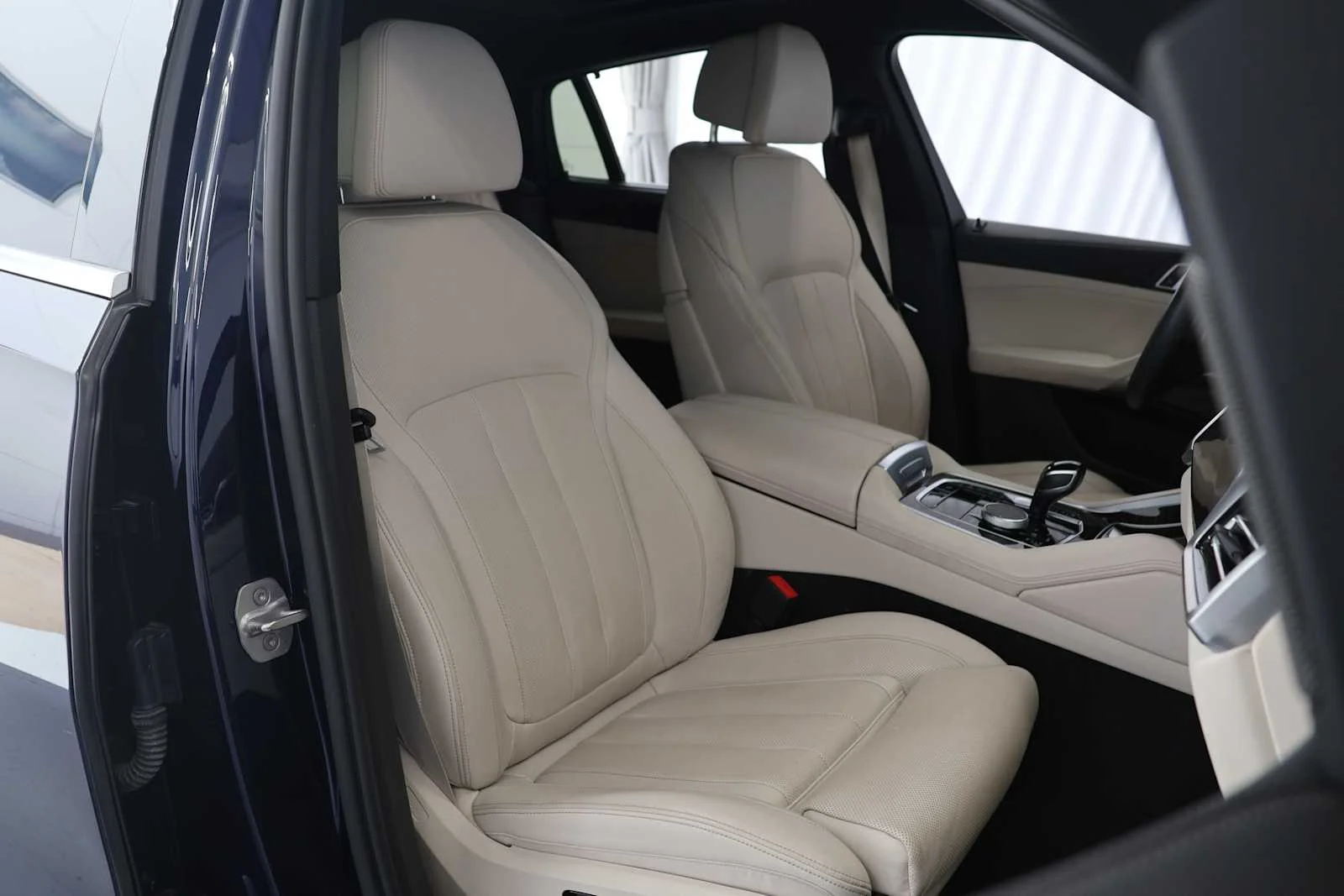 Used 2020 Tanzanite Blue II Metallic BMW xDrive40i image 15