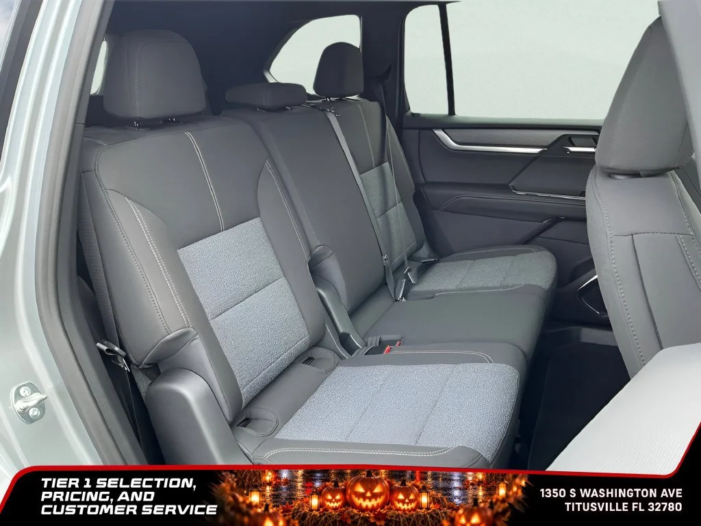 New 2026 Sterling Metallic GMC Elevation image 16