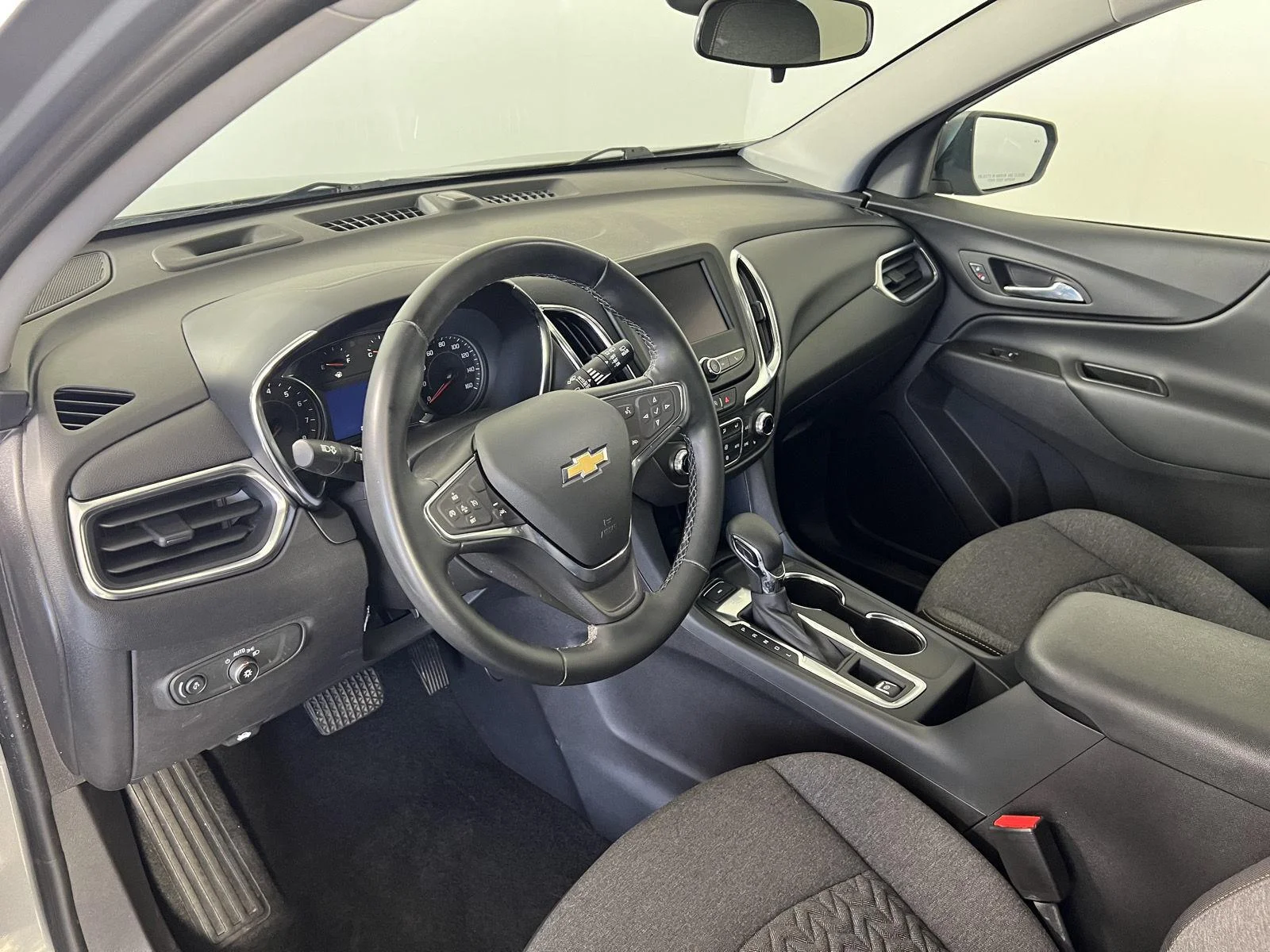 Used 2024 Sterling Gray Metallic Chevrolet LT image 4