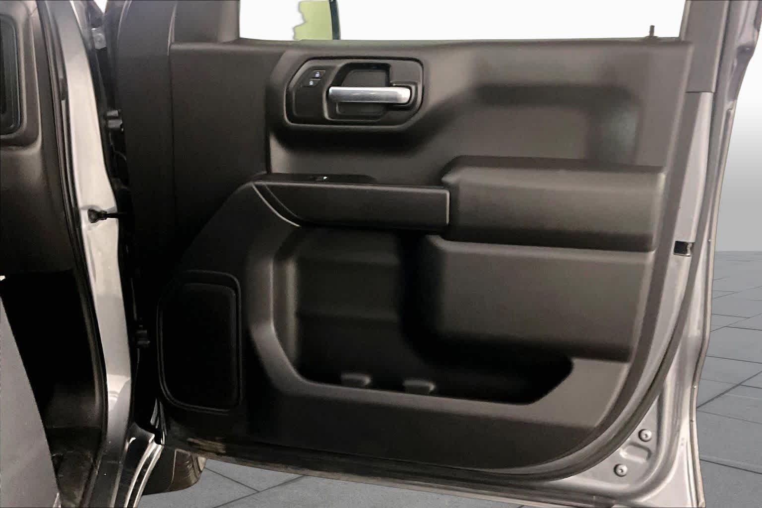 Used 2022 Satin Steel Metallic Chevrolet Custom image 20