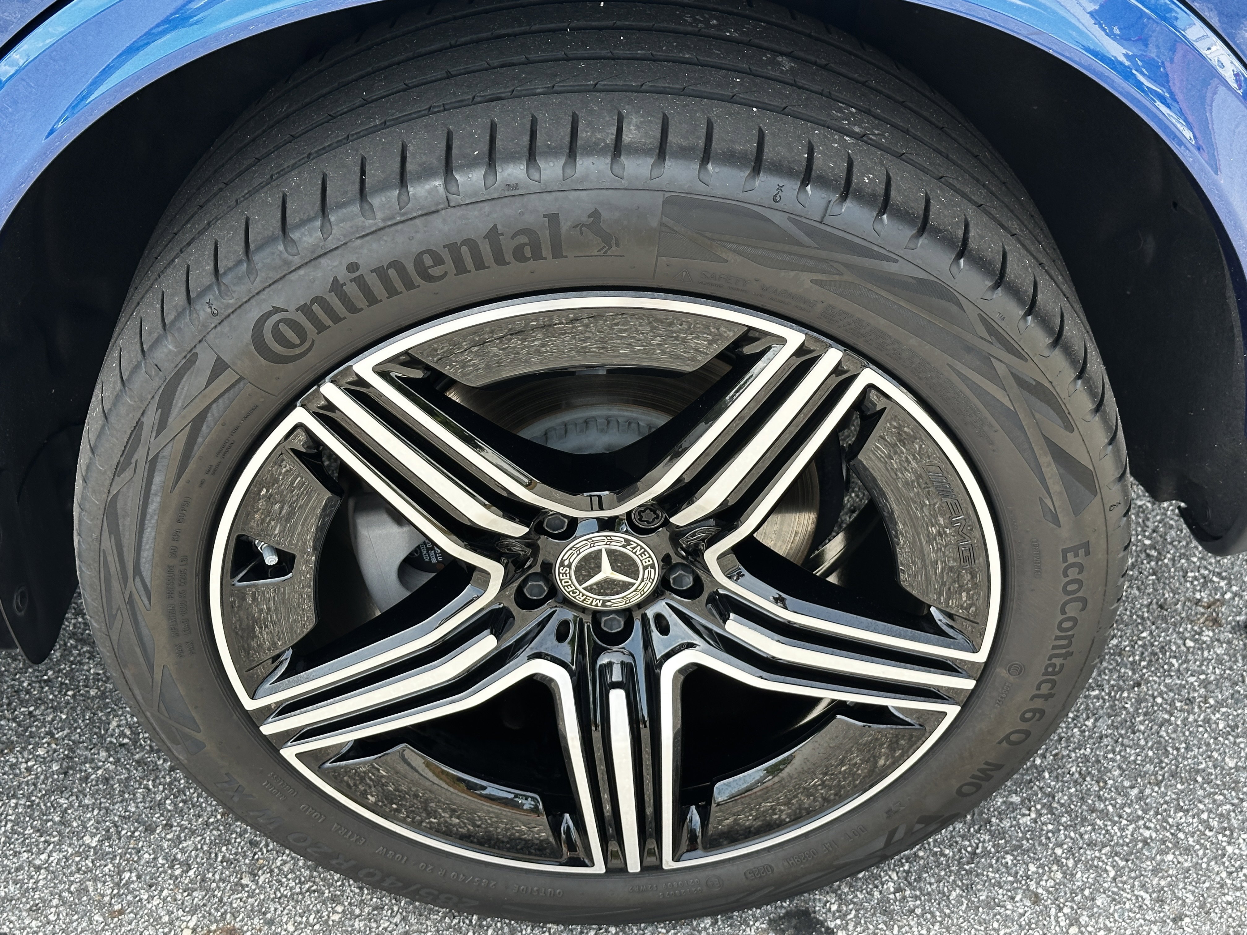 Certified Used 2025 Blue Mercedes-Benz GLC 300 image 23