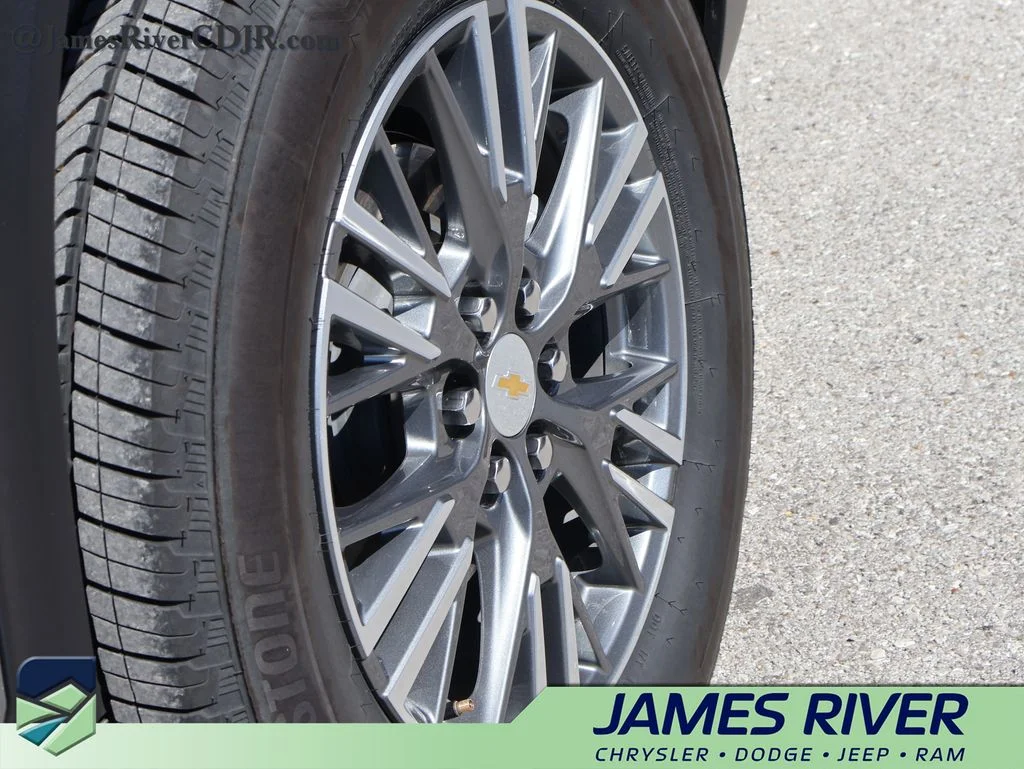Used 2026 Gray Chevrolet LT image 40