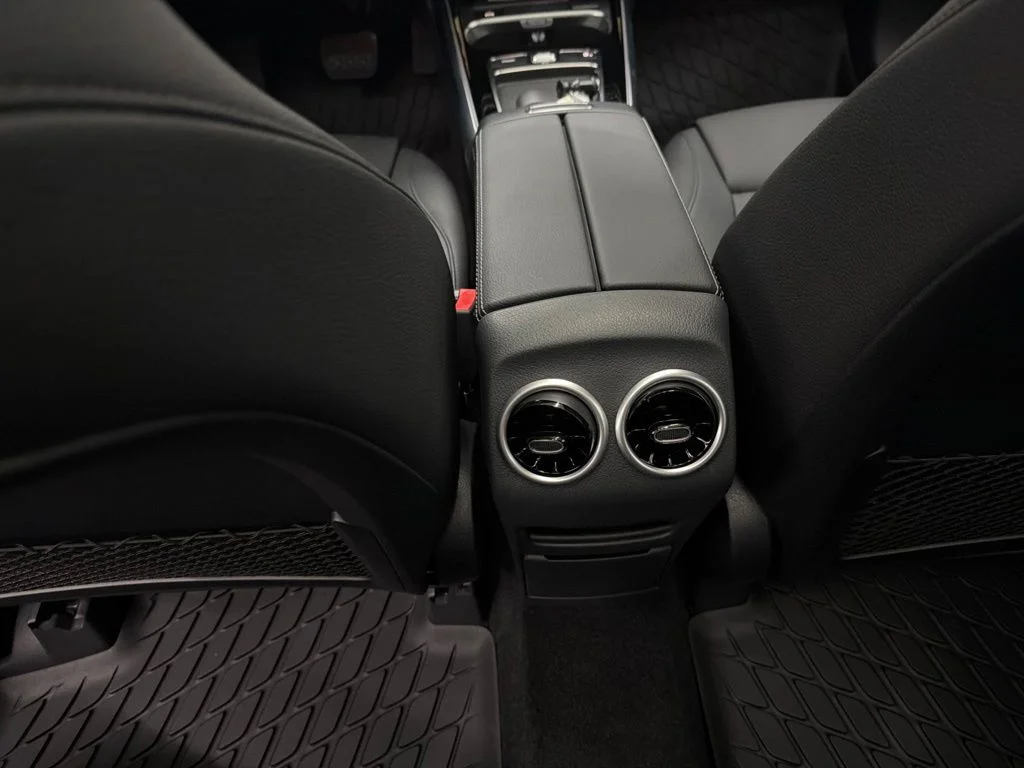 New 2026 Black Mercedes-Benz GLB 250 image 22
