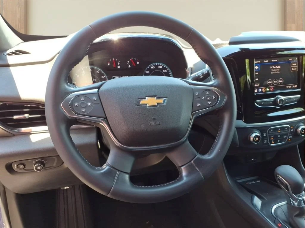 Used 2022 Northsky Blue Metallic Chevrolet LT Cloth image 3