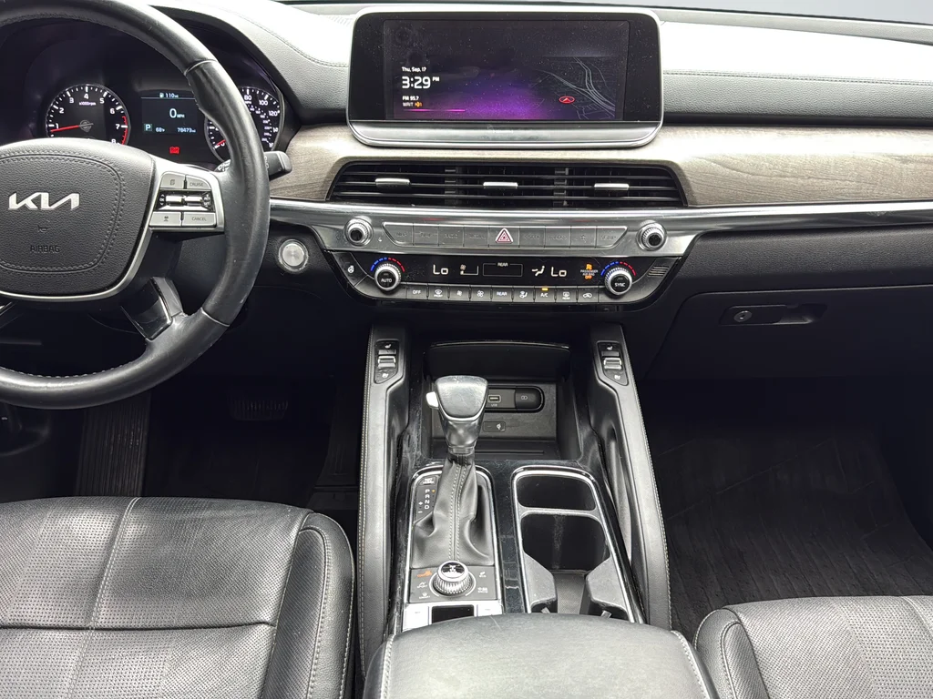 Used 2022 Black Kia EX image 24