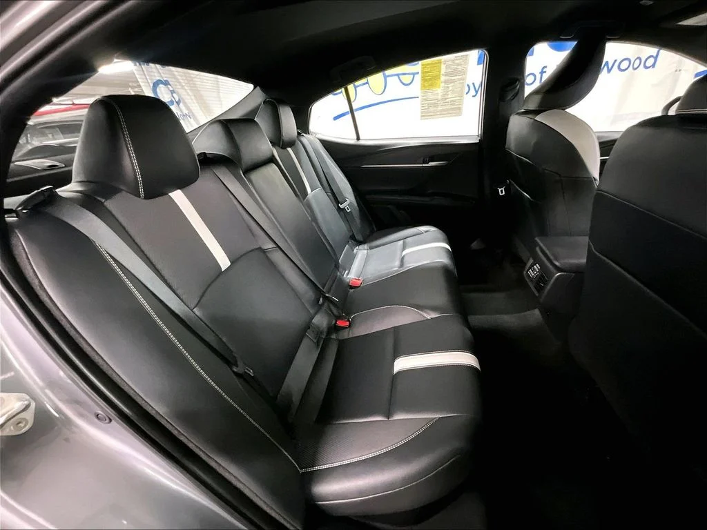 Used 2025  Toyota SE image 16