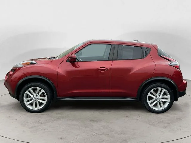 Used 2015 Red Nissan SL image 8