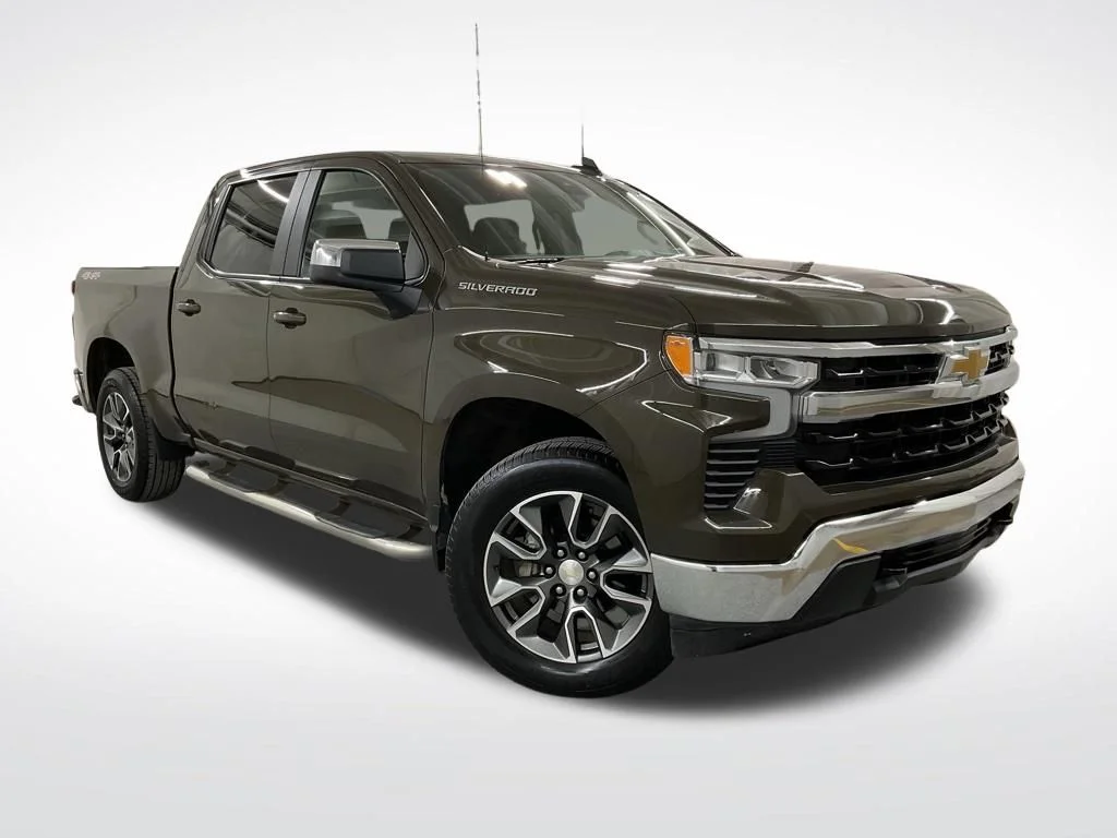 Used 2023 Bronze Metallic Chevrolet LT image 4