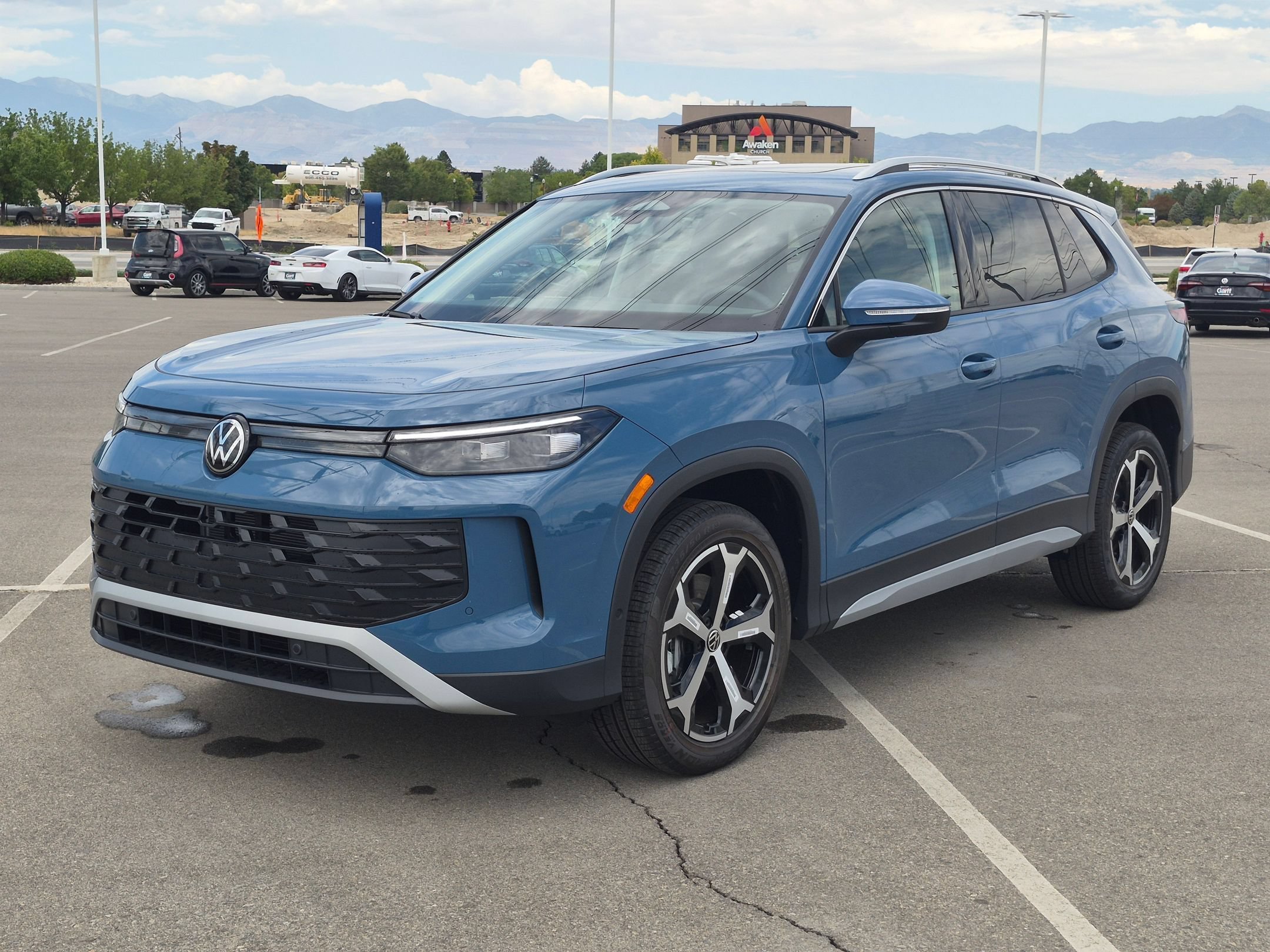 New 2026 Monterey Blue Pearl Volkswagen SE image 8