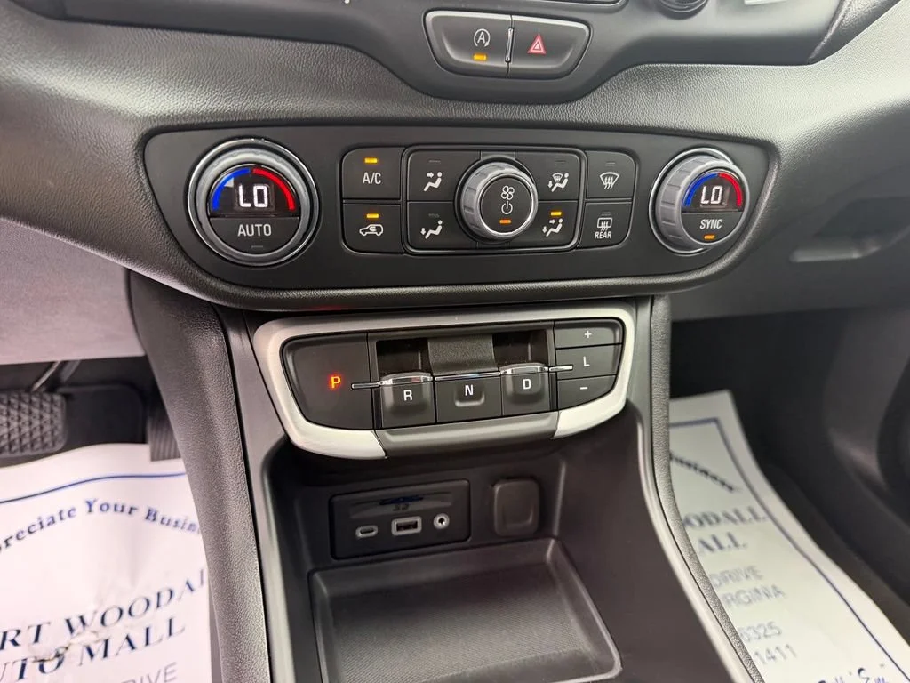 Used 2023 Summit White GMC SLT image 15