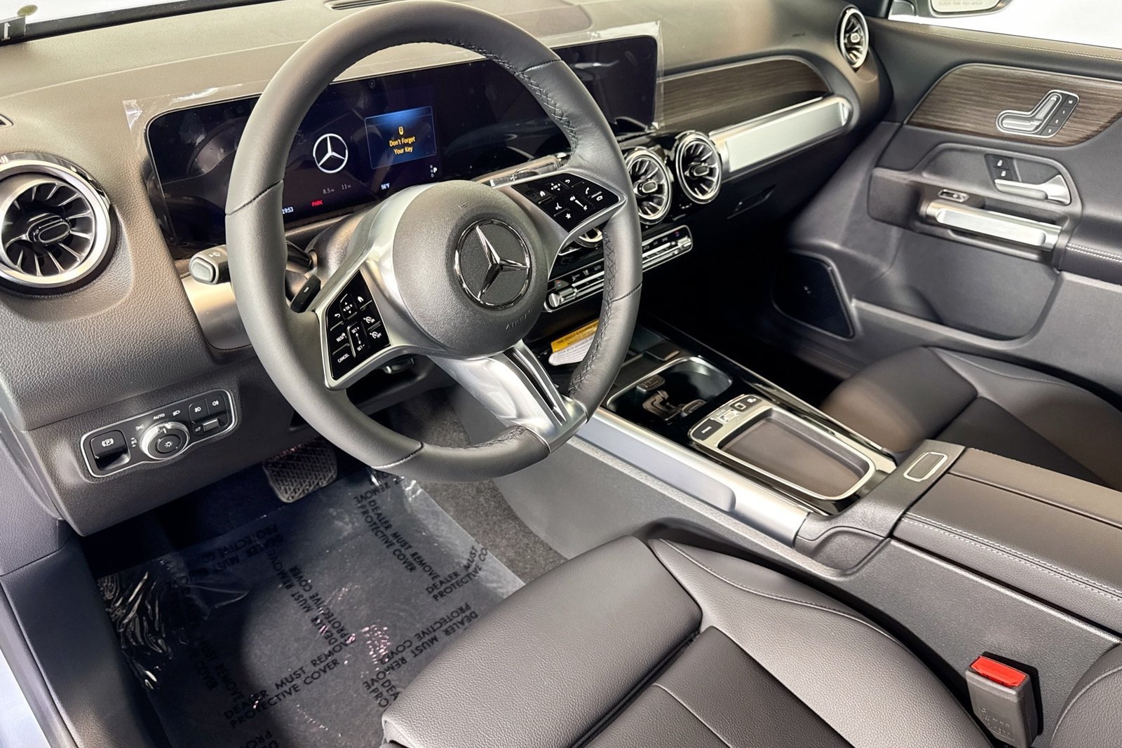 New 2026 Cirrus Silver Metallic Mercedes-Benz GLB 250 image 9