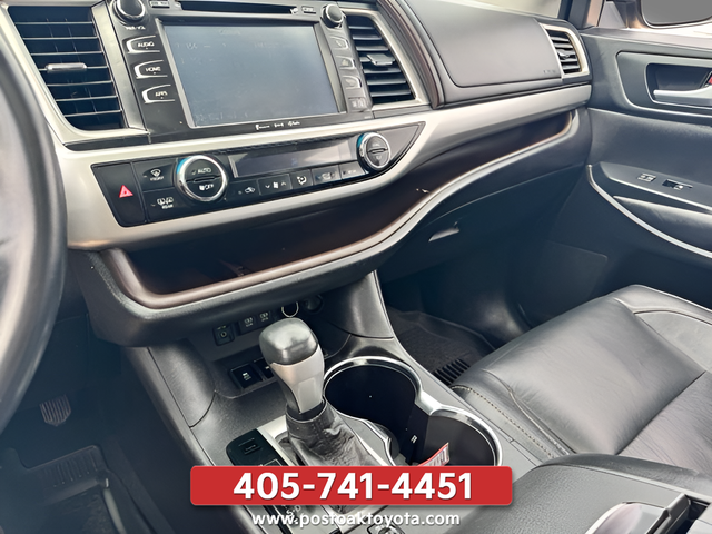 Used 2018 Gray Toyota XLE image 30