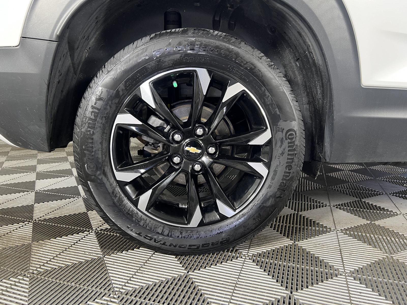 Used 2023 Summit White Chevrolet LT image 6