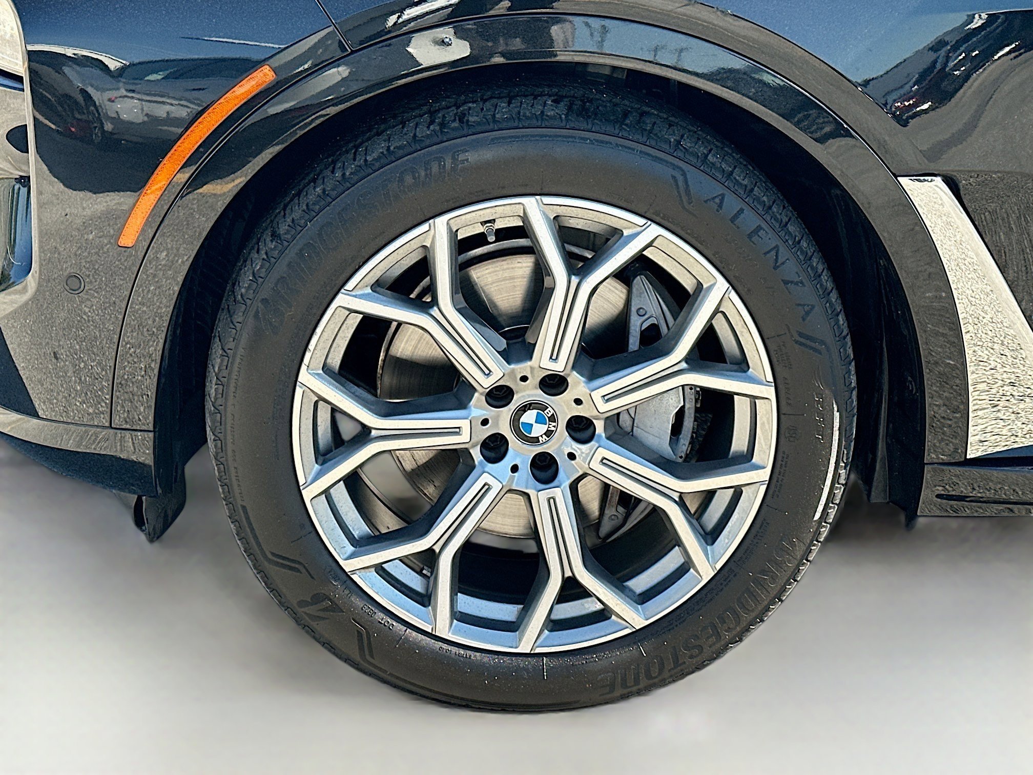 Used 2025 Black Sapphire Metallic BMW xDrive40i image 36