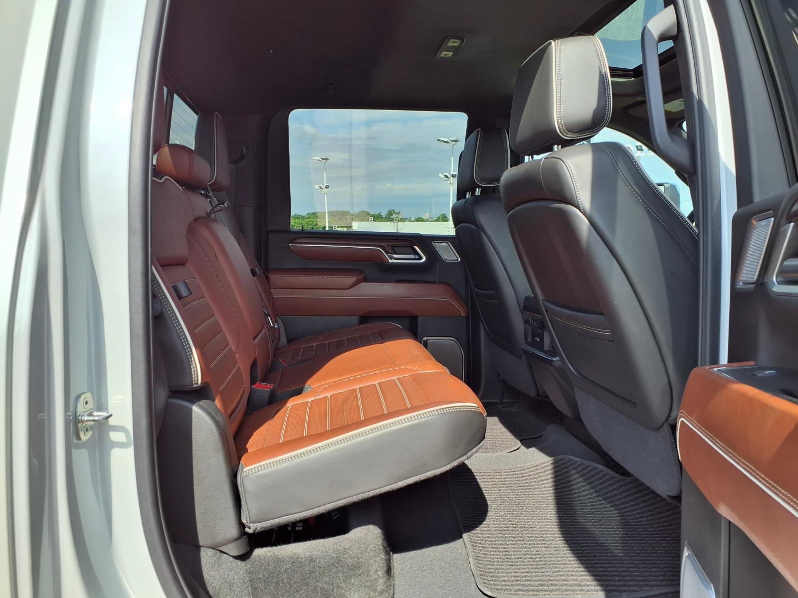 Used 2024 White Frost Tricoat GMC Denali Ultimate image 35