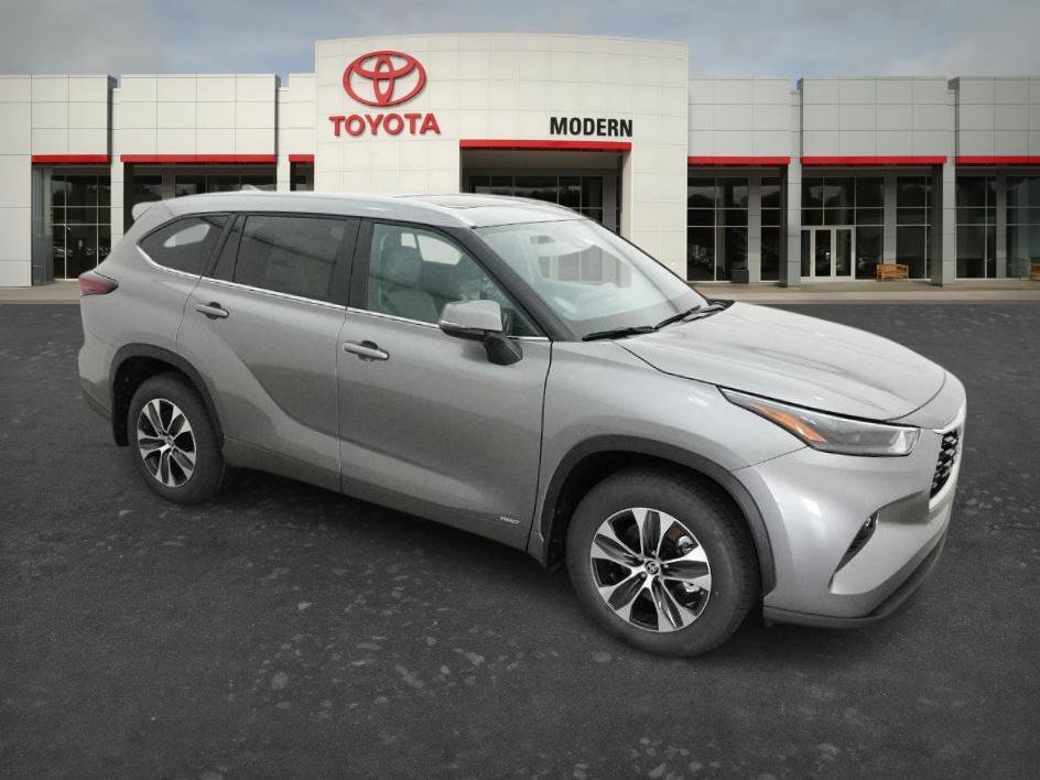 New 2026 Heavy Metallic Toyota Hybrid XLE image 20