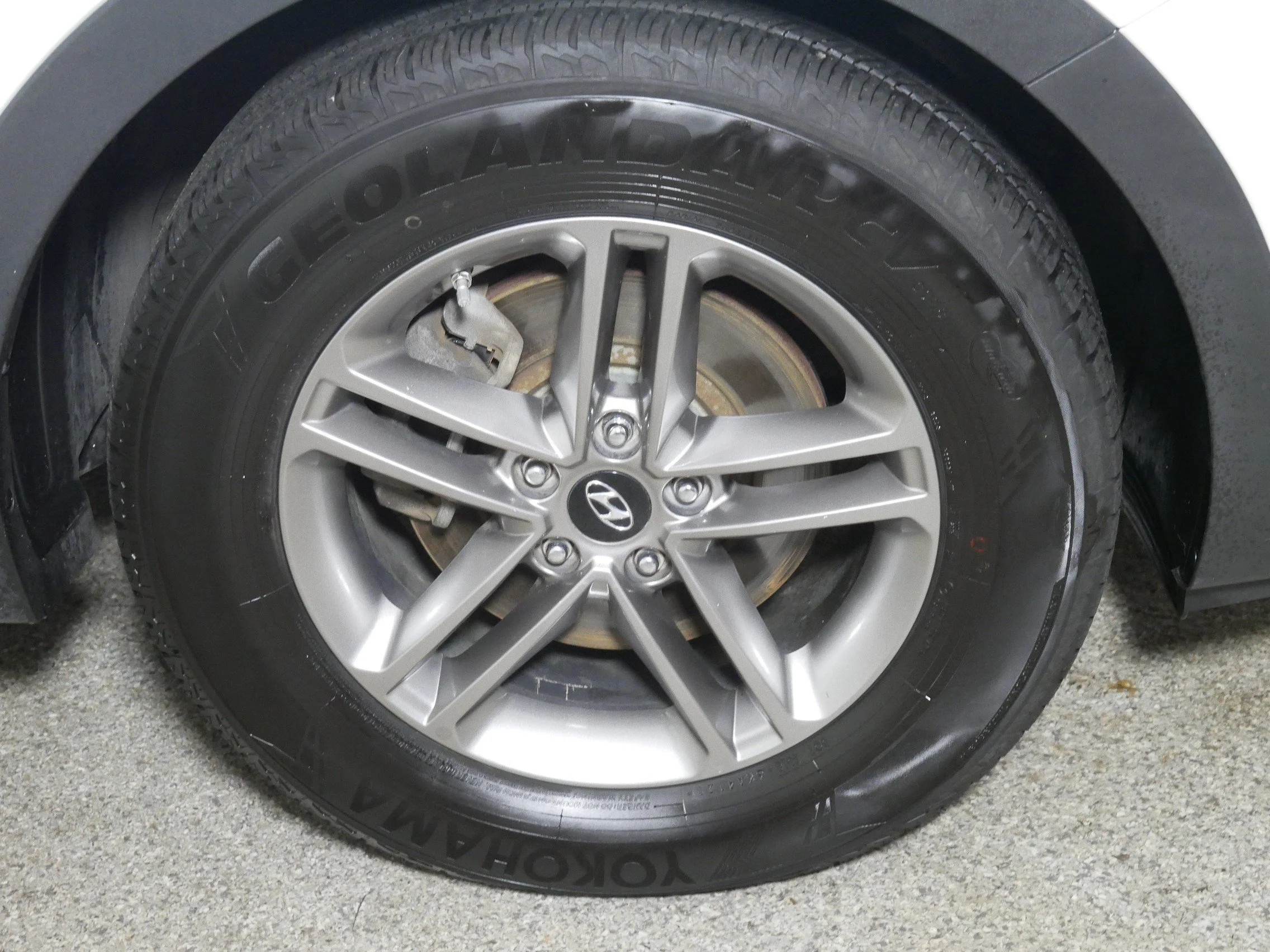 Used 2017 Frost White Pearl Hyundai 2.4L image 15