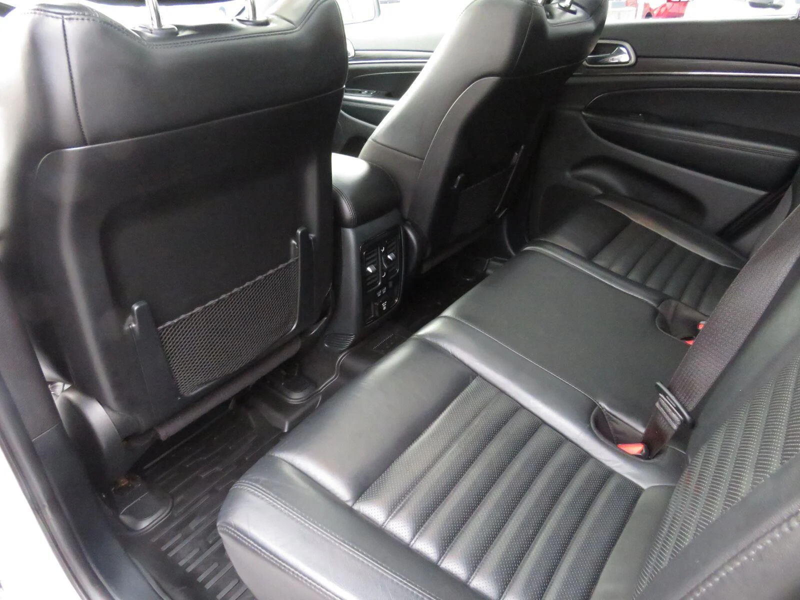 Used 2020 Bright White Clea Jeep Limited X image 24