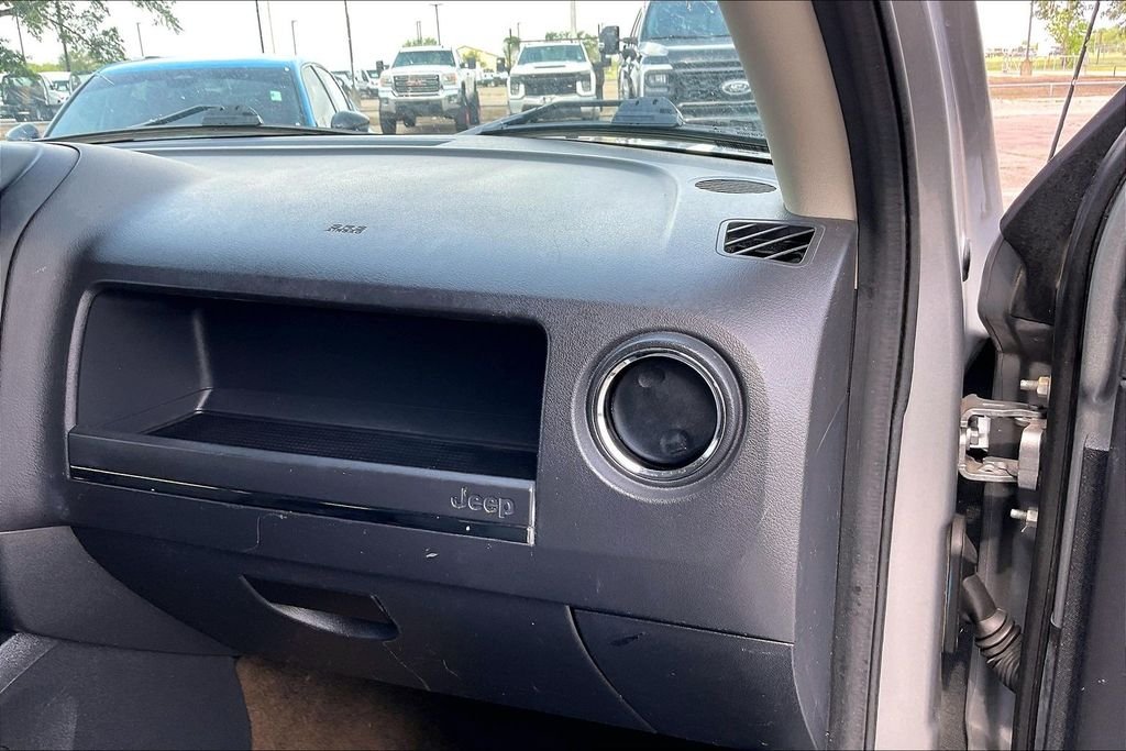 Used 2016 Maximum Steel Metallic Jeep Sport image 22