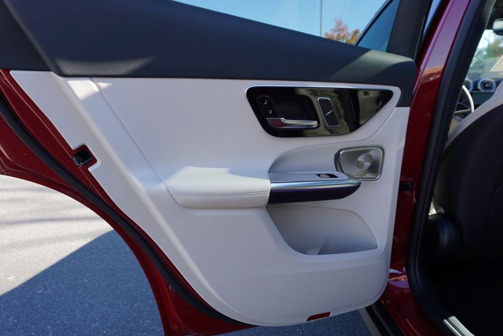 Used 2026 Patagonia Red Metallic Mercedes-Benz GLC 300 image 45