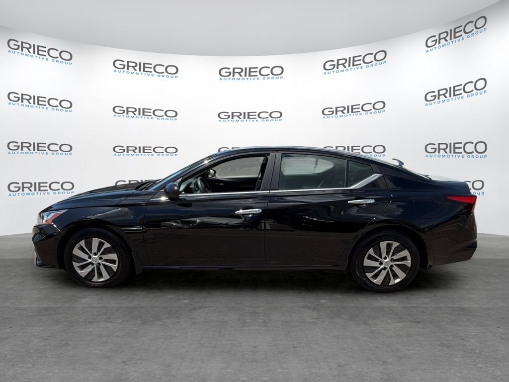 Used 2020 Black Nissan 2.5 S image 4