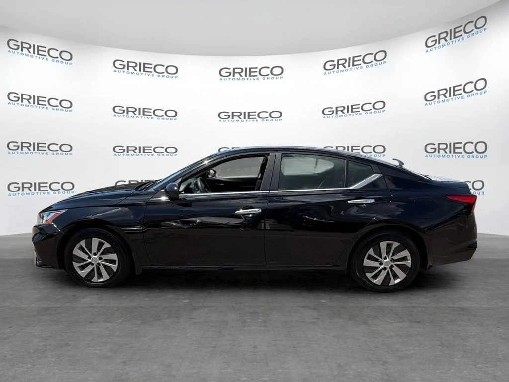 Certified Used 2020 Black Nissan 2.5 S image 4
