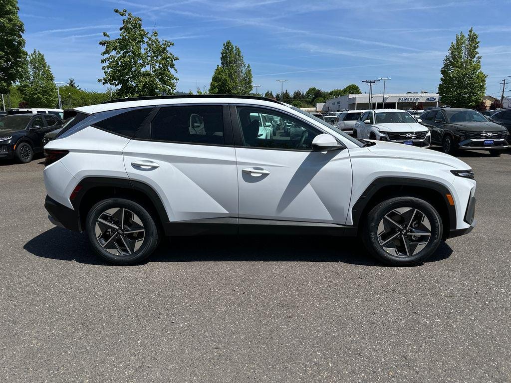 New 2026 White Hyundai SEL AWD image 7