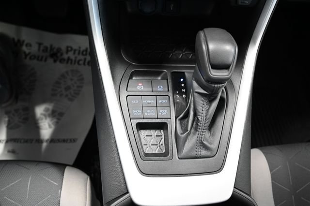 2022 Toyota RAV4 XLE - Photo 20