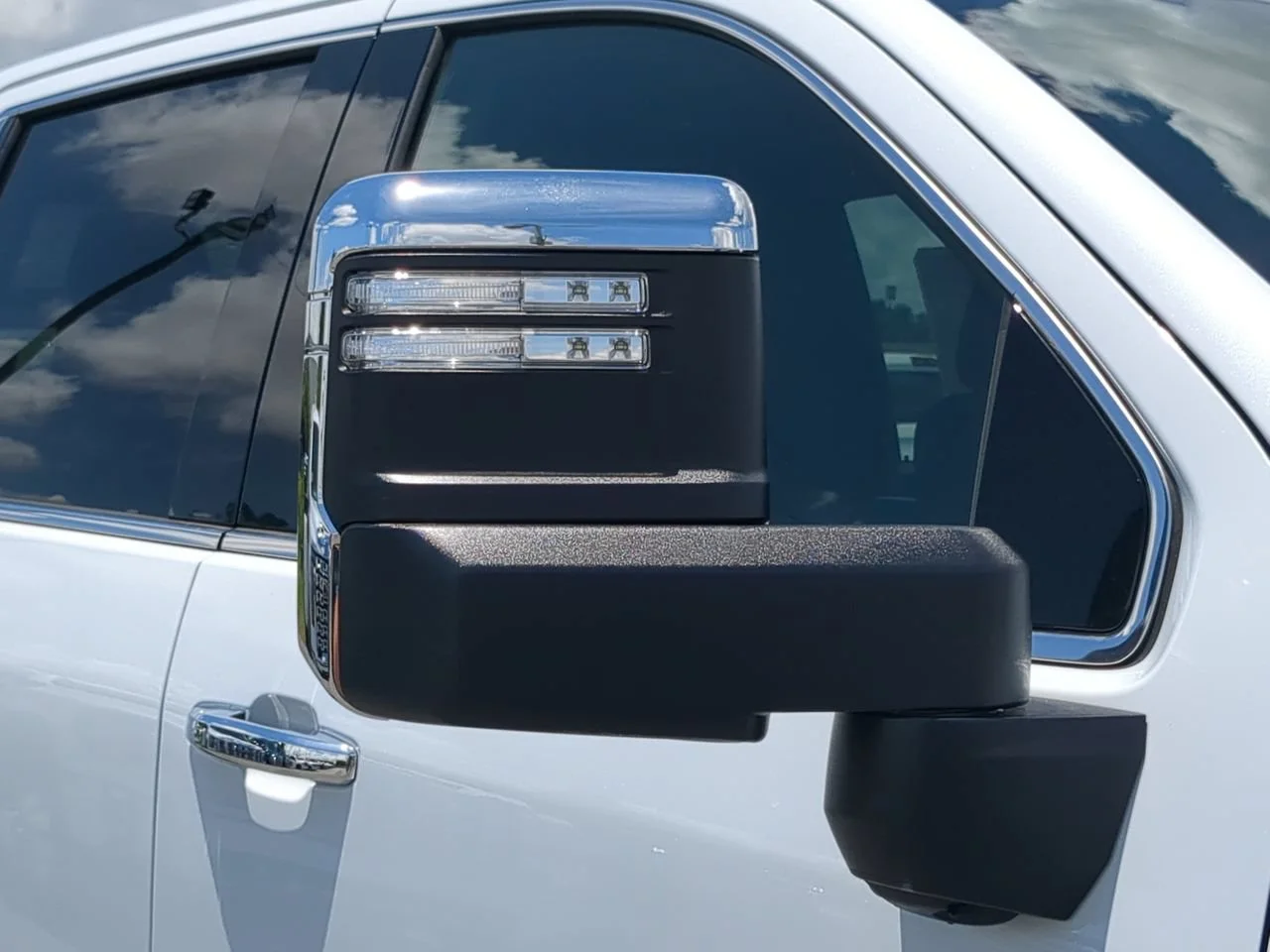 2026 GMC Sierra 3500HD Denali - Photo 11
