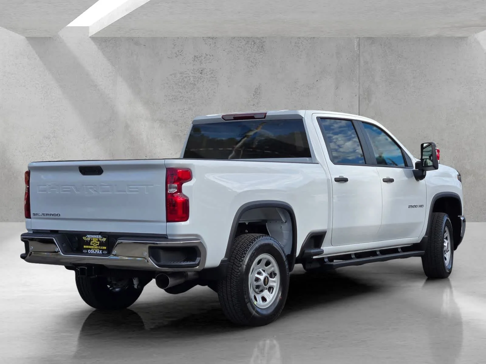 New 2026 Summit White Chevrolet WT image 4