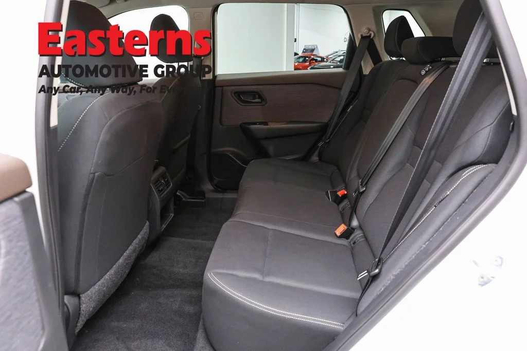 Used 2023 White Nissan S image 22