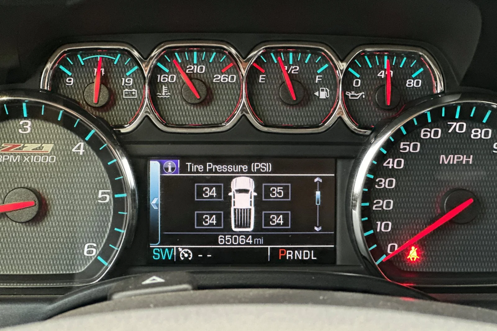 Used 2017 IRIDESCENT PEARL TRICOAT Chevrolet LT image 24