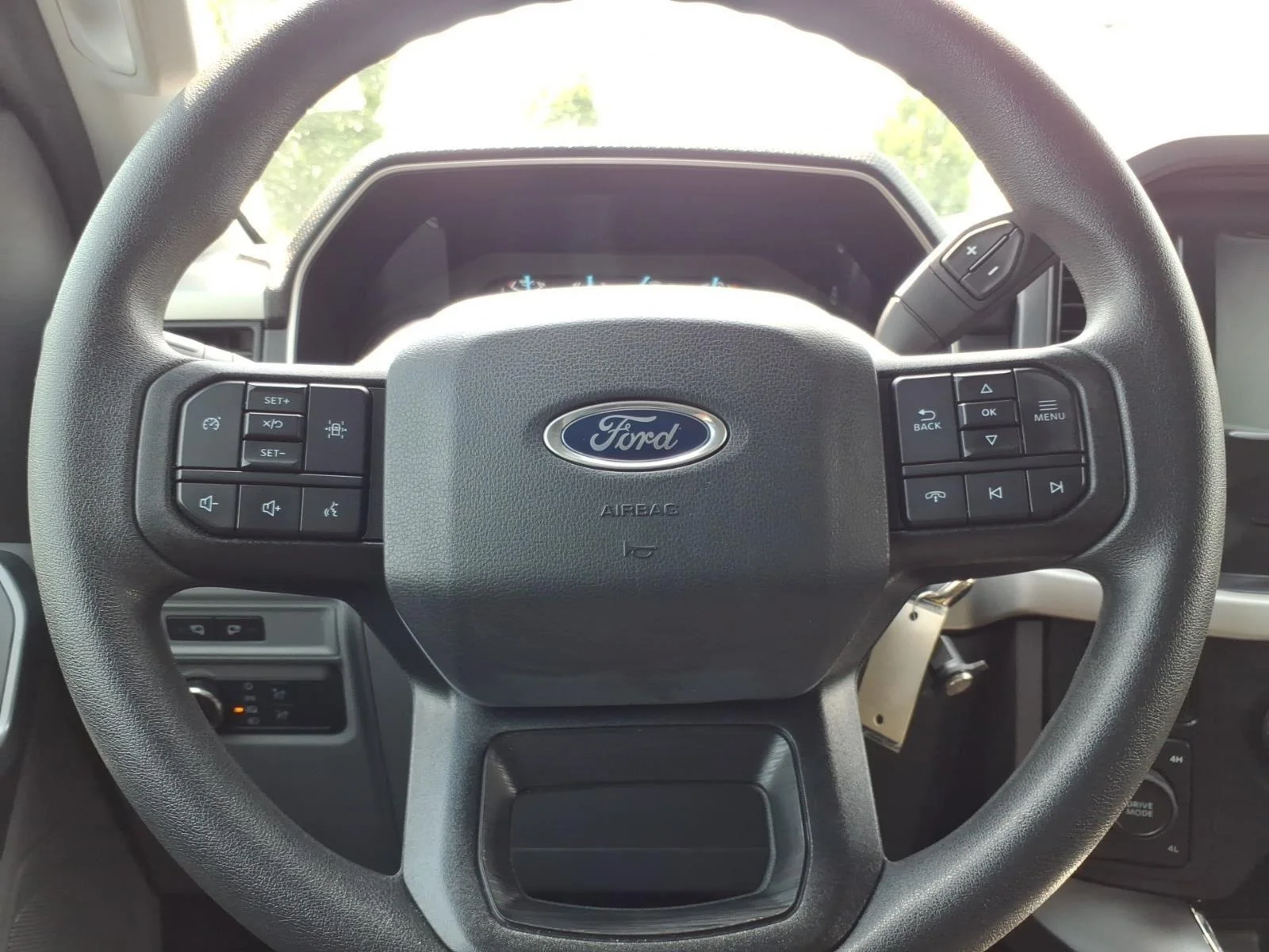 Used 2022 Oxford White Ford XLT image 24