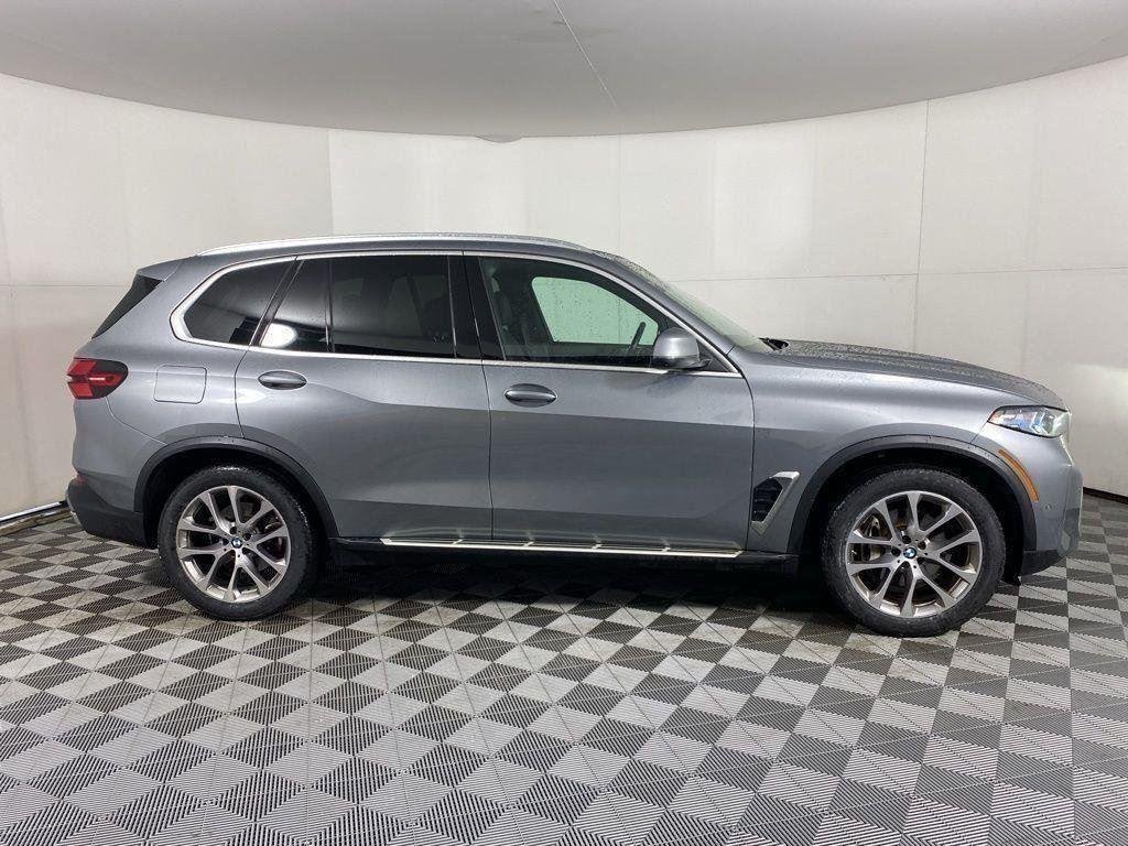 Used 2024 Gray Metallic BMW xDrive40i image 11