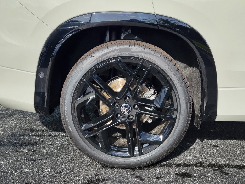 New 2026 Beige/tan Volkswagen SE R-Line Black image 5