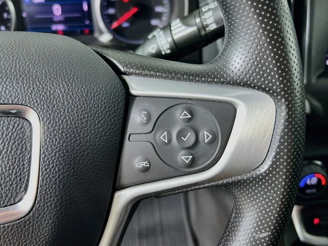 Used 2022 Black GMC SLE image 32