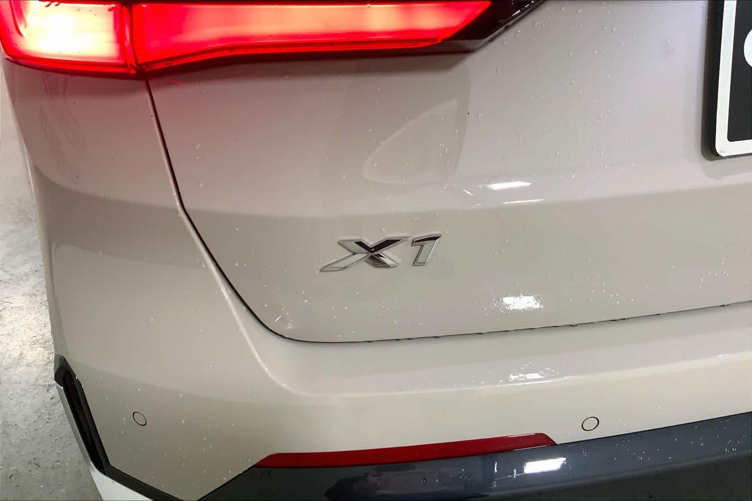 New 2026 Dune Grey Metallic BMW xDrive28i image 15