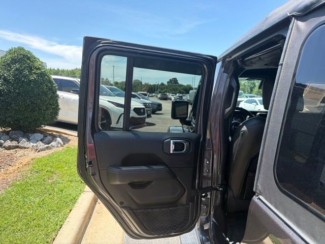 Used 2023 Gray Jeep Sahara image 18