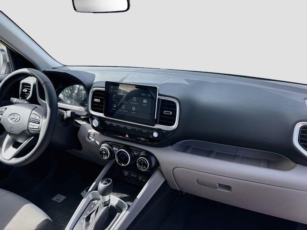 New 2026 Shimmering Silver Hyundai SEL image 21