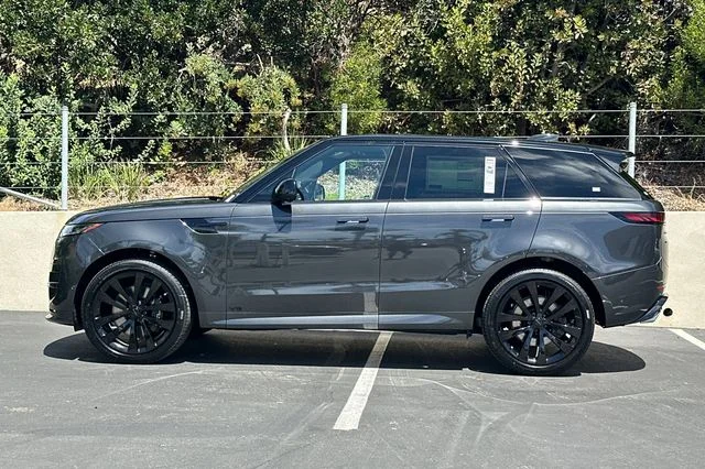 New 2026 Carpathian Grey Land Rover Dynamic SE image 2