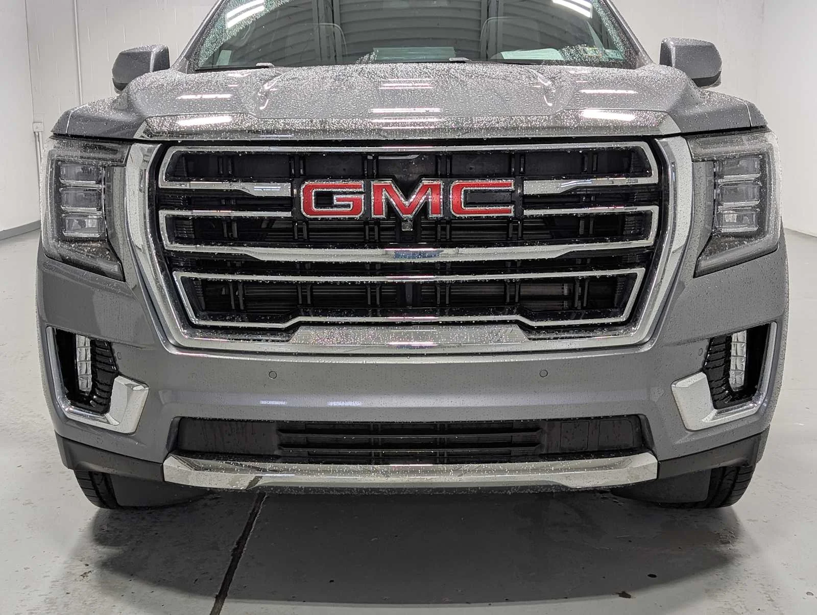 Used 2022 Satin Steel Metallic GMC SLT image 2