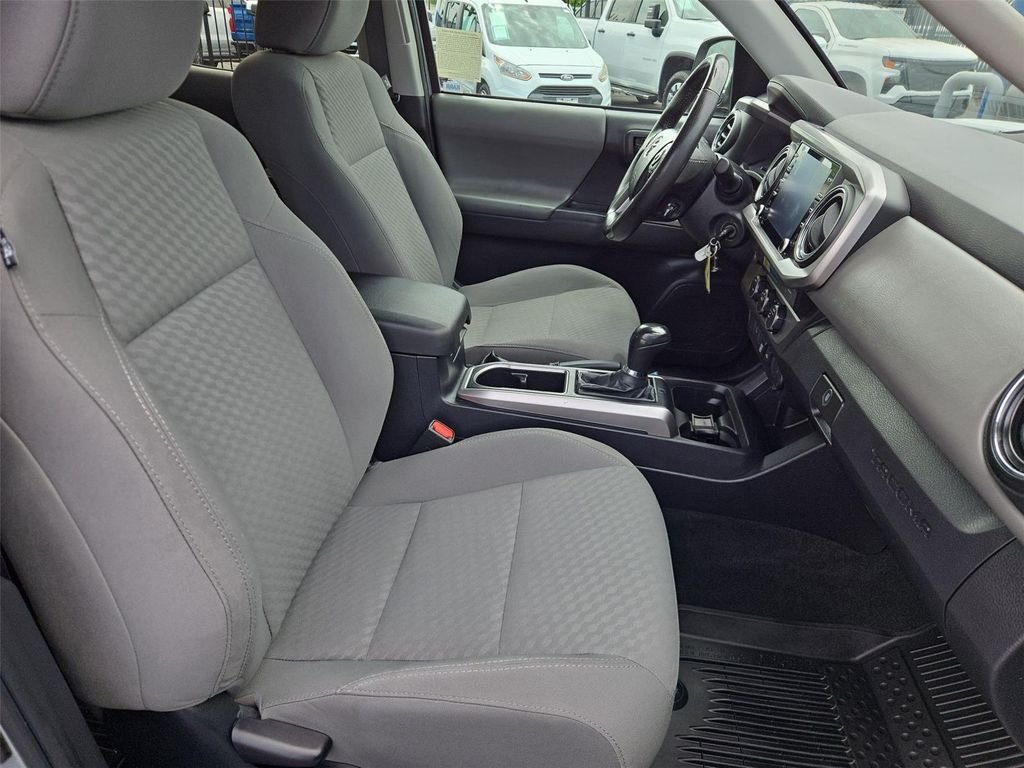 2022 Toyota Tacoma SR5 - Photo 17