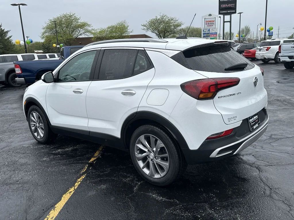 Used 2021 White Buick Select image 6